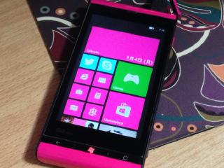 Windows Phone 7.8ɂȂIS12TB
